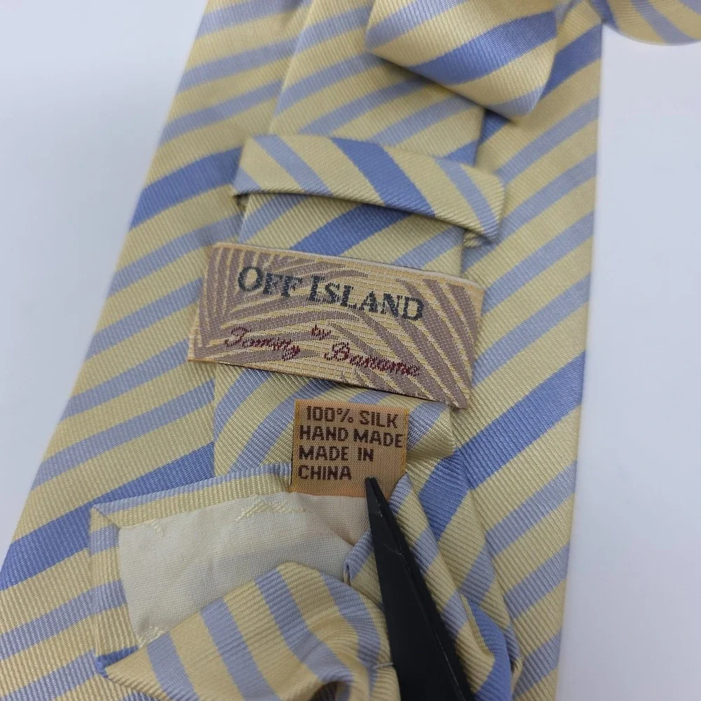 Off Island By Tommy Bahama Tie Mens Yellow Blue Stripe 100% Silk Handmade Y2K